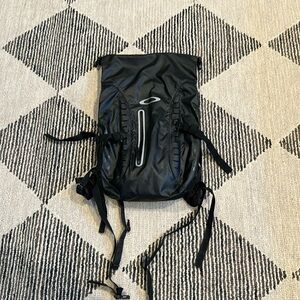 Oakley waterproof backpack